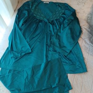 Vanity Fair Teal Pajama Set